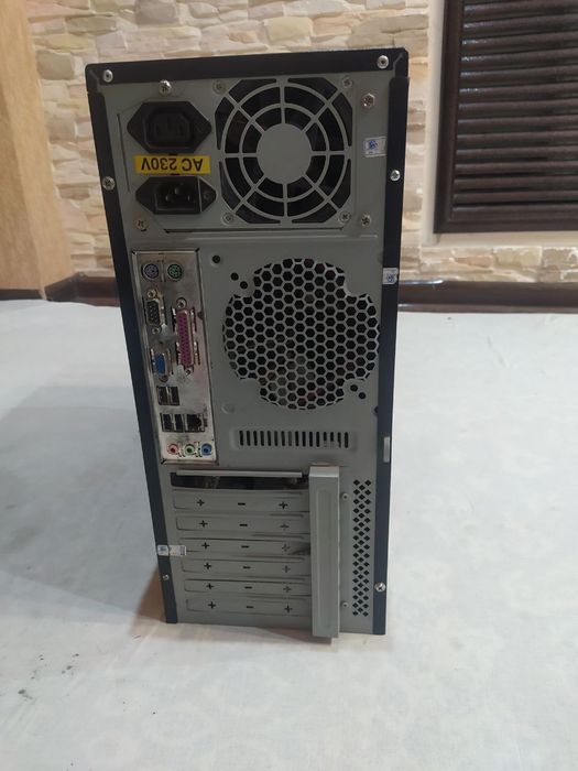 Продаётся компьютерный кейс состояние идеал