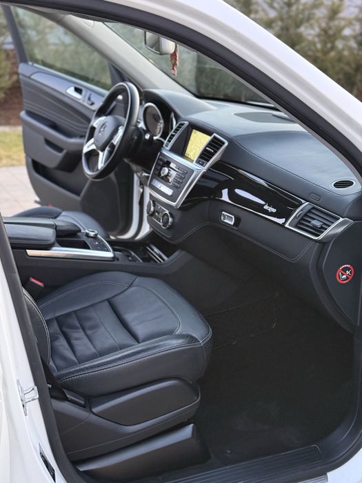 Mercedes ML 350 CDI/AMG/Pano/Distronic/SoftClose/H&K/Camere360/TOP