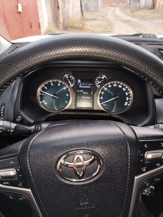 Тойота Прадо 2020 года