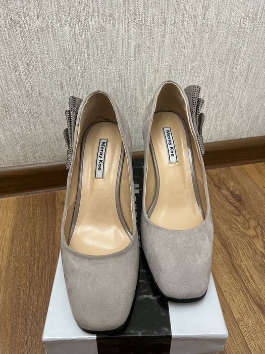 Срочно продам новые туфли