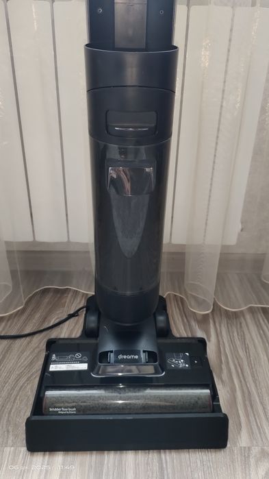 Продам вертикальный пылесос