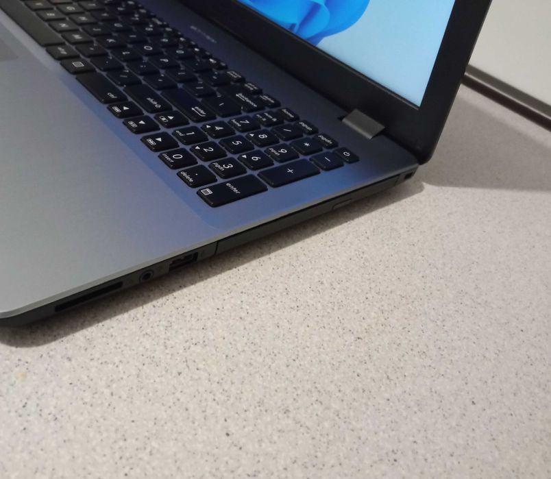 Laptop I7 ASUS GAMING SSD 512GB placa video dedicata NVIDIA 16GB ram ecran 15.6 inch 2 placi video windows 11