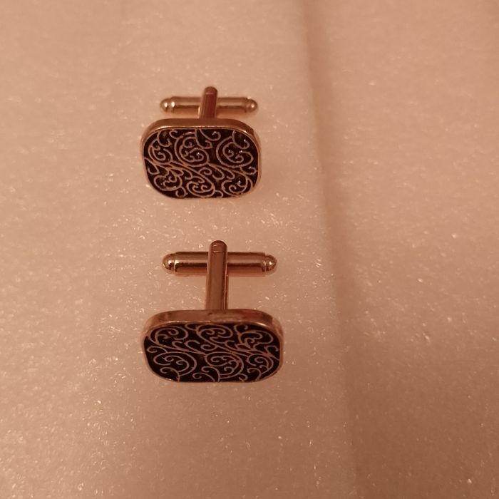 Запонки мурской янги