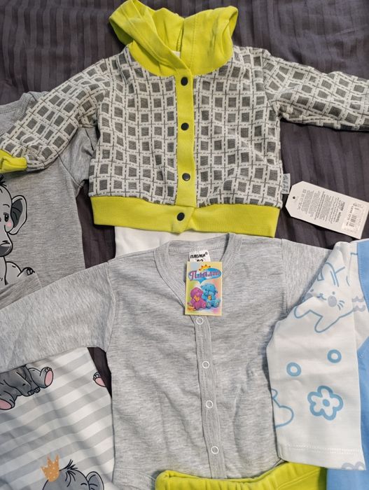 Нови бебешки комплекти + боди с етикети – всички за 85 лв (4 комплекта