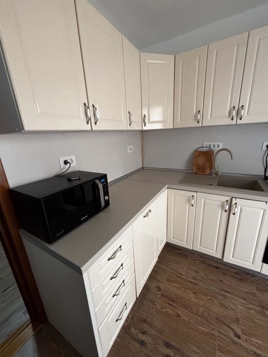 inchirez apartament zona piata mare