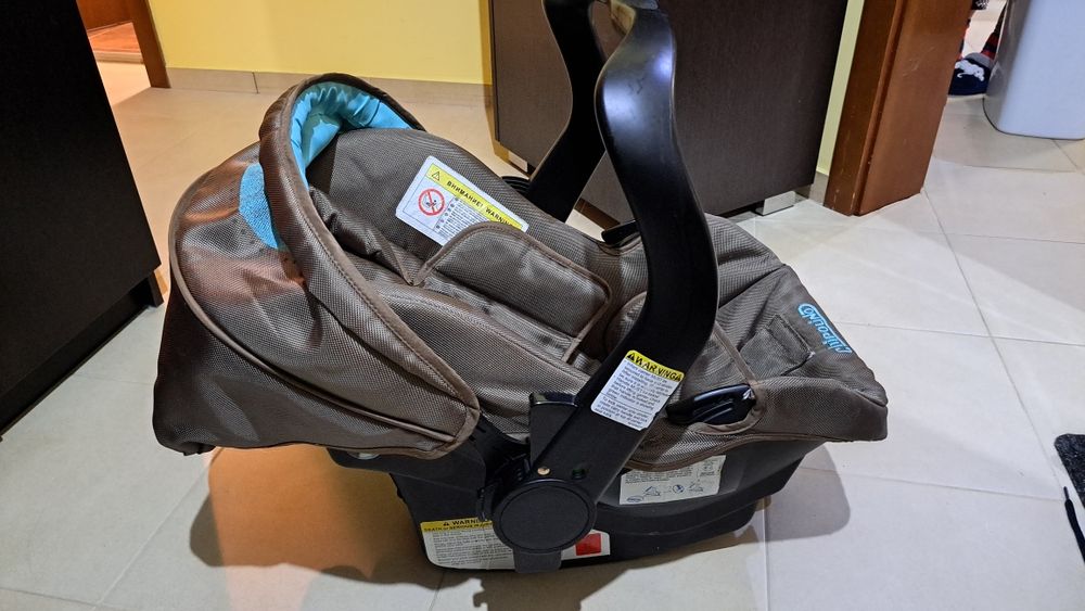 Бебешко кошче Chipolino за кола и носене