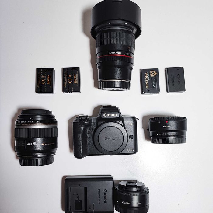 CANON M50 Mirrorless+Obiective+Trepied+Accesorii