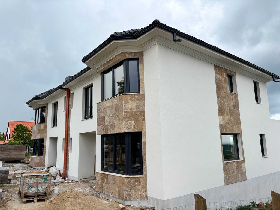 Vand casa duplex sat Gheorghieni 170mp utili, 600mp teren