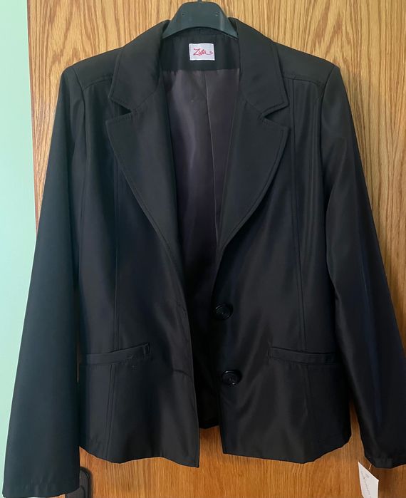 Дамско черно сако