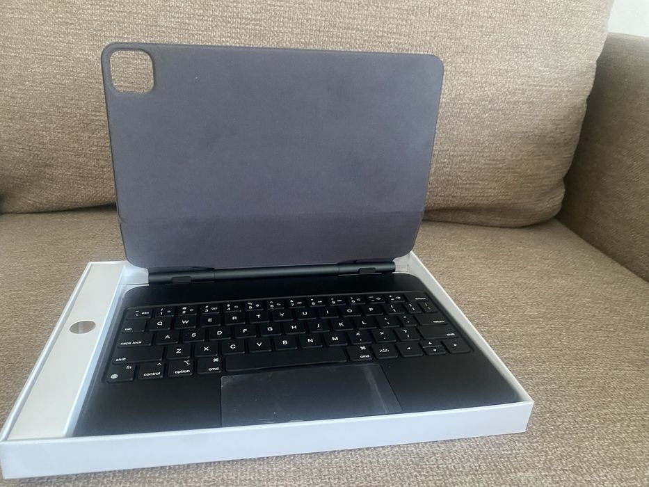 Husă cu tastatură pentru iPad Air / Pro 11