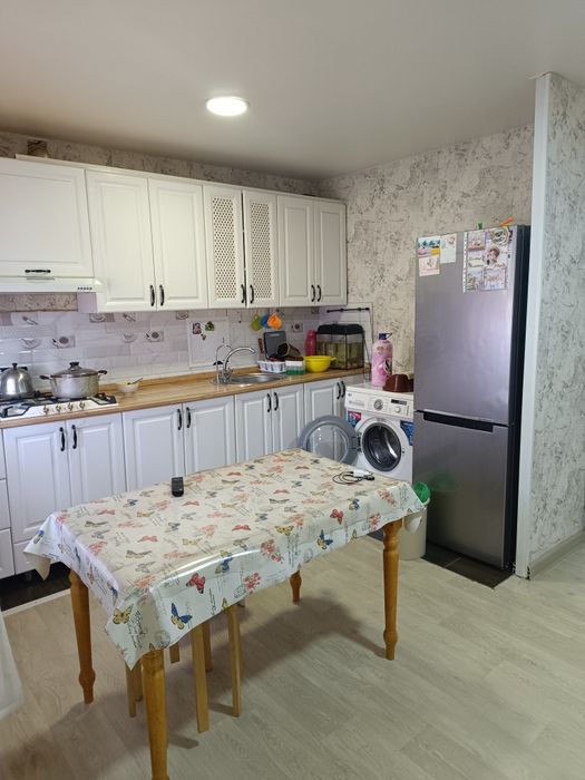 Продам квартиру 2 ком 6 мкр