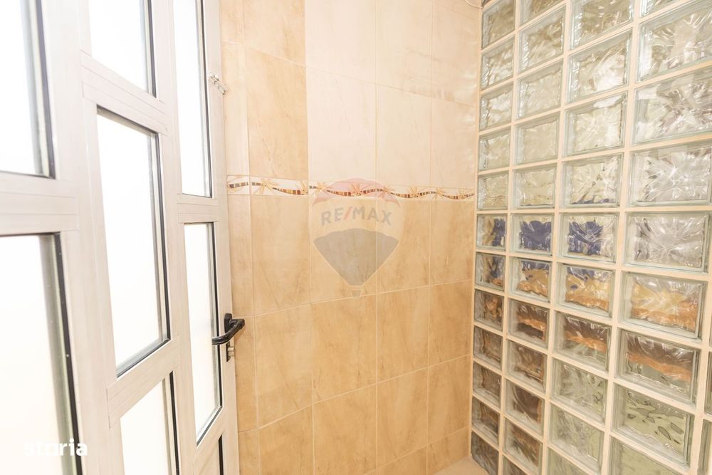 Apartament cu 3 camere de inchiriat, 69 mp utili, Mall Vitan