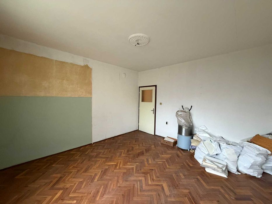 Многостаен апартамент в центъра на Разград