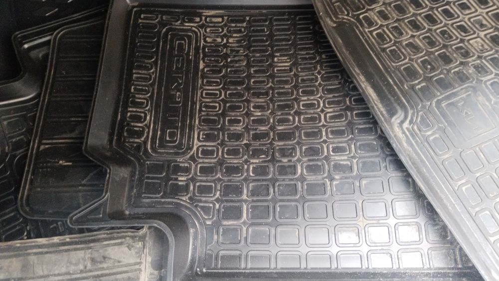 Продам коврики резиновые