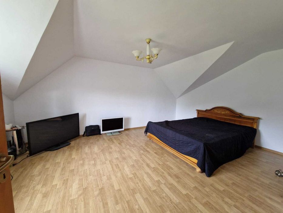 Vila P+1, caramida + a doua  casa de BCA, teren 8000mp