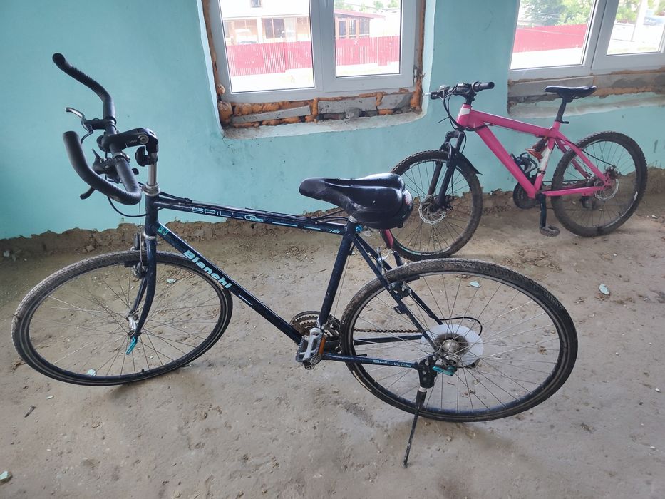 Vând  2 biciclete