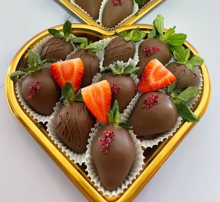 Боксы клубники в шоколаде,на праздник