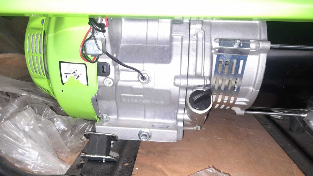 Generator portabil 4 KW NOU - NEFOLOSIT