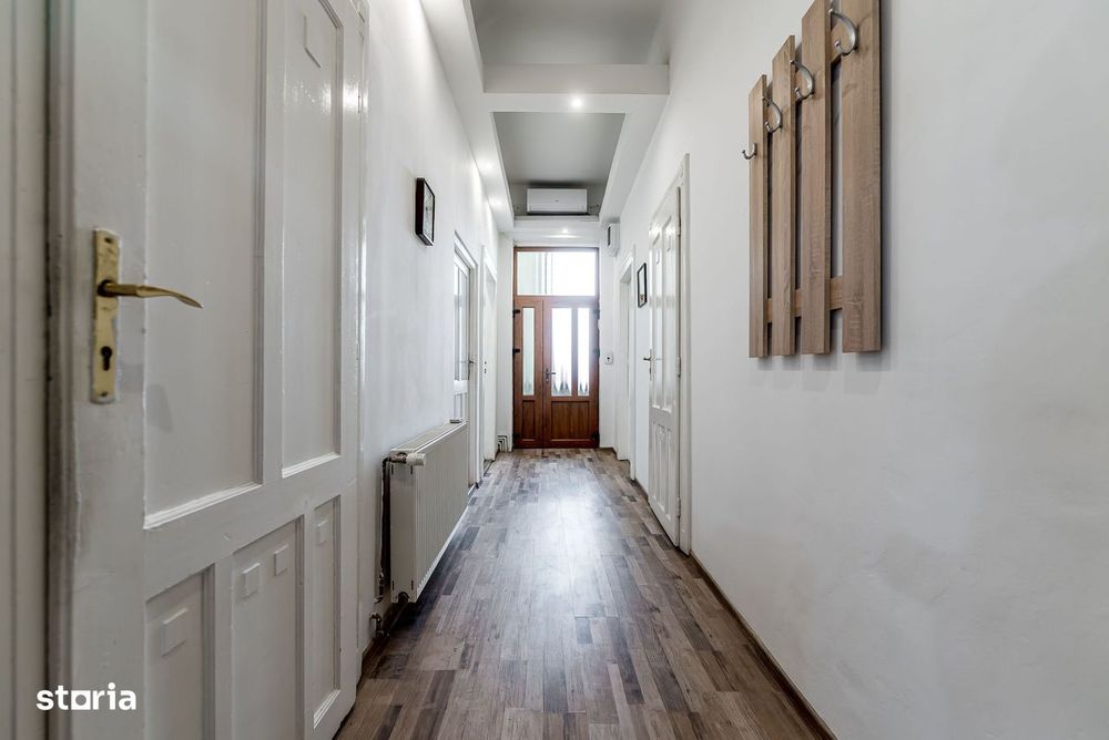 Rezervat Apartament ultracentral cu 4 camere decomandat