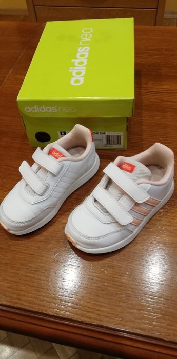 Нови Adidas с КУТИЯ детски НОВИ маратонки