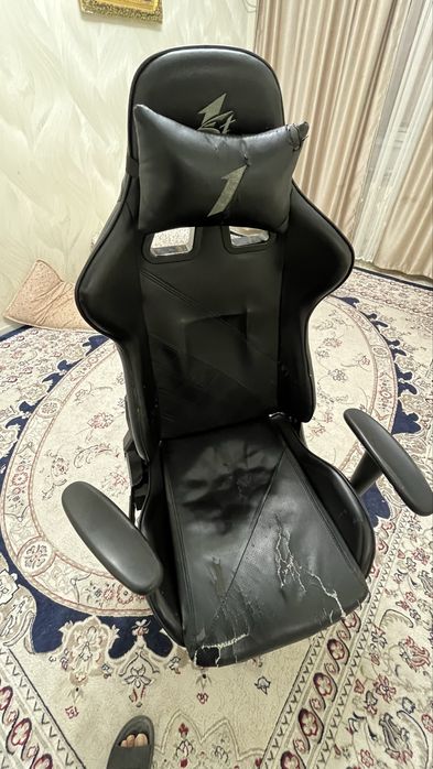 Игровое кресло.