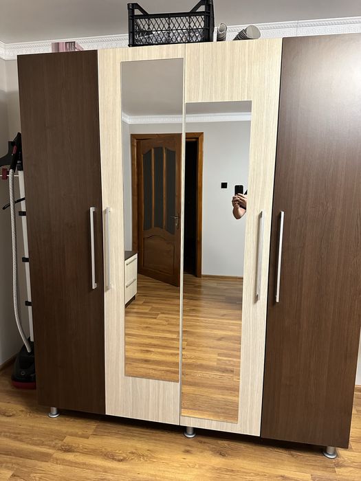 Set dormitor wenge cu stejar auriu ( dulap, comoda tv, noptiere )
