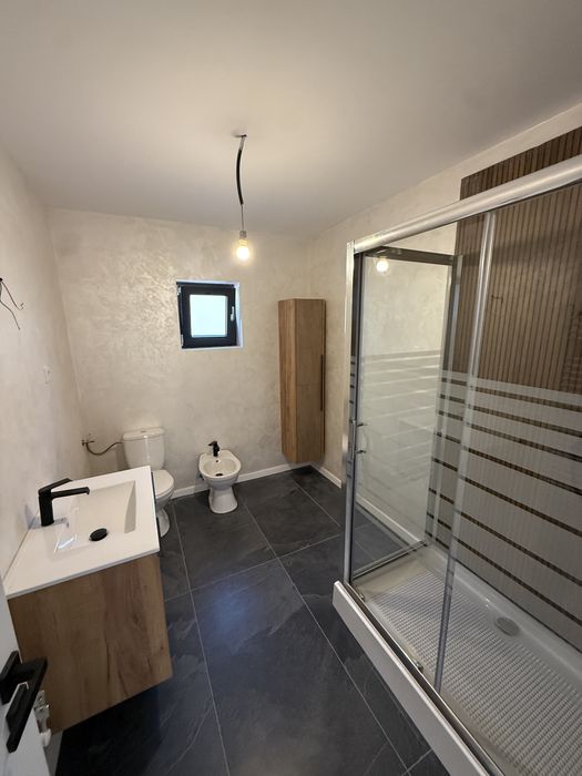 Vând casa Lilieci