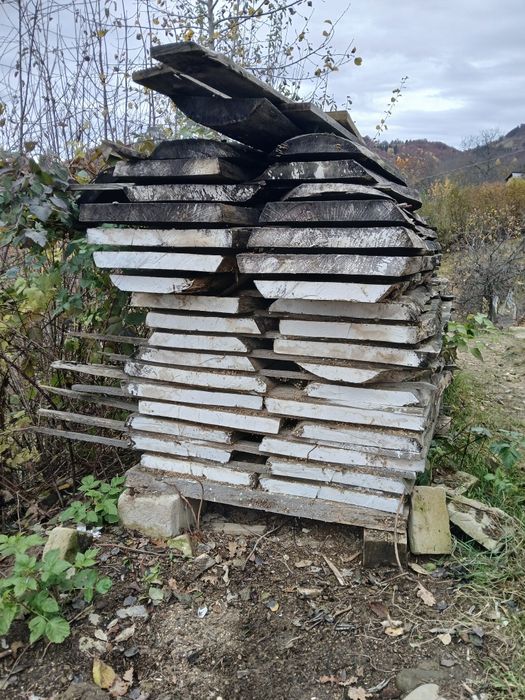 Vând dulapi de stejar