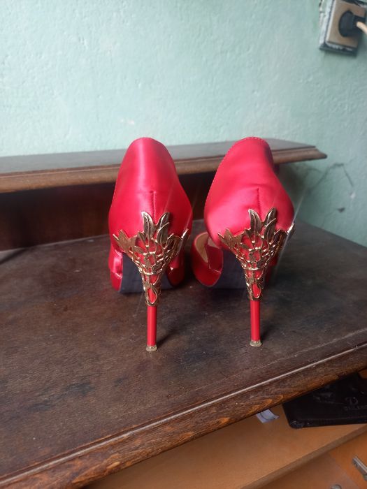 Дамски обувки на токчета