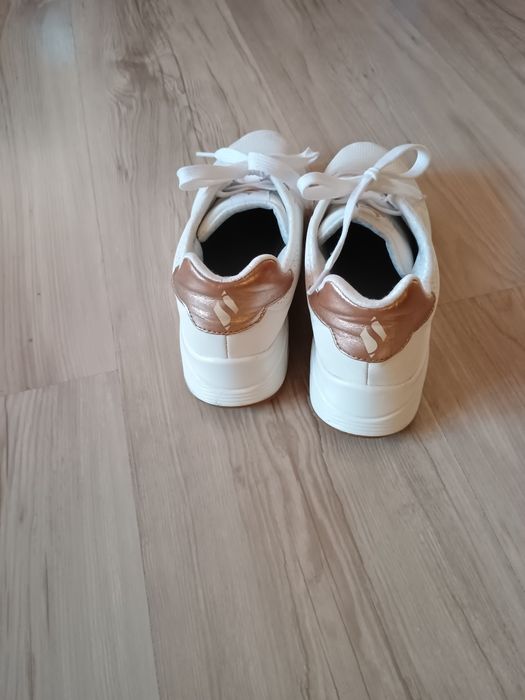 Продавам маратонки Sketchers 36 номер, зимни маратонки Sketchers