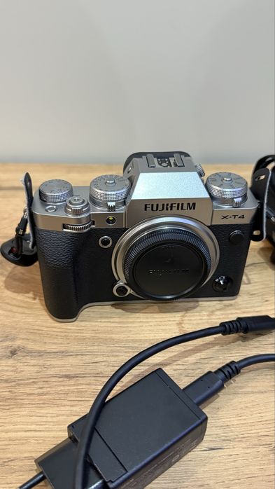 Fujifilm X-T4 ( боди)