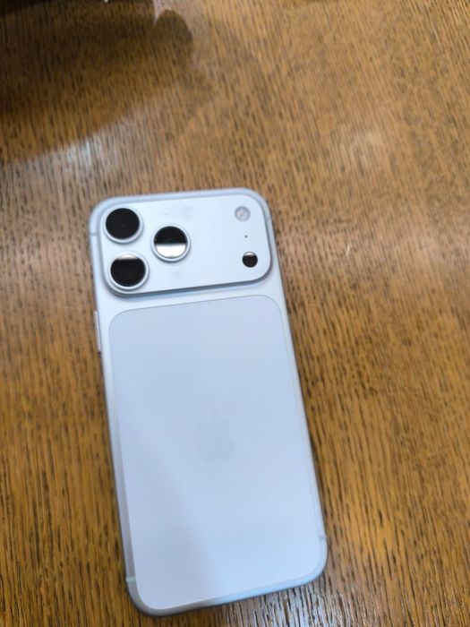 Vând iPhone 17pro max