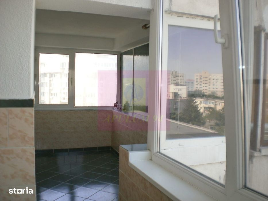 Apartament 3 camere pe bd Decebal stradal