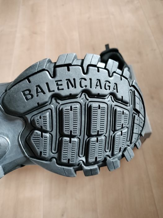 balenciaga track