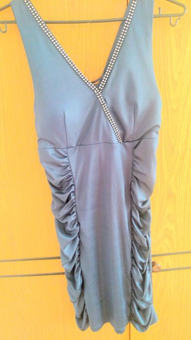 Официална сива рокля