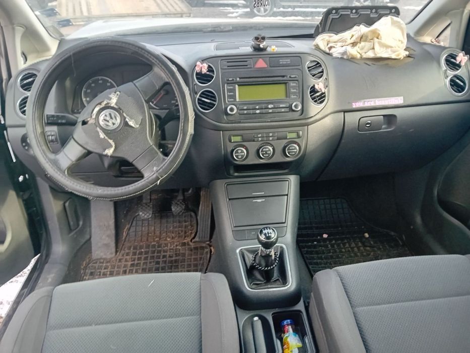 VW Golf 5 plus 1.6fsi на части Голф 5 +