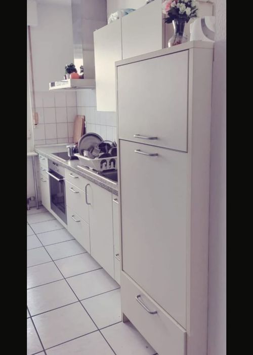 Bucătărie completă cu electrocasnice încorporate Siemens & AEG – 310 x 280 cm