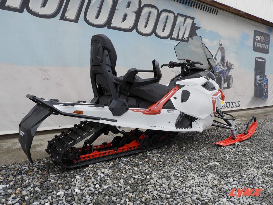 Snowmobil Lynx Adventure Electric Touchscreen 137 2025