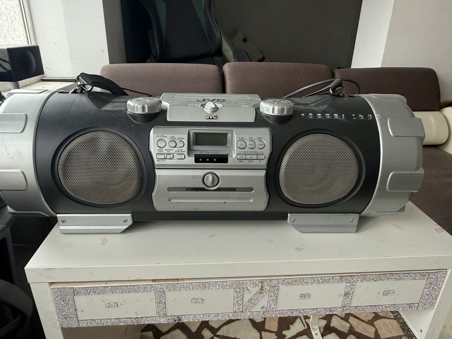 Jvc boombox model rv-nb10b stare de functionare