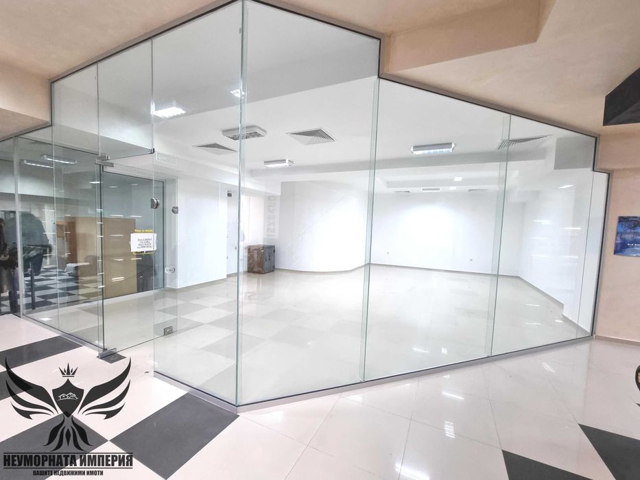 Под наем ново помещение 61кв. в гр.Асеновград топ център