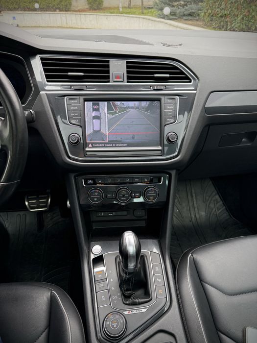 VW Tiguan R-Line 2.0TDI 190 CP 4X4 DSG Full Option ! Garantie 12 Luni