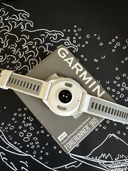 Спортивные смарт-часы Garmin Forerunner 965