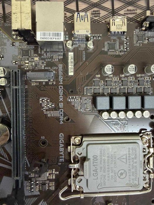 продам мат плату B660M D2HX DDR4