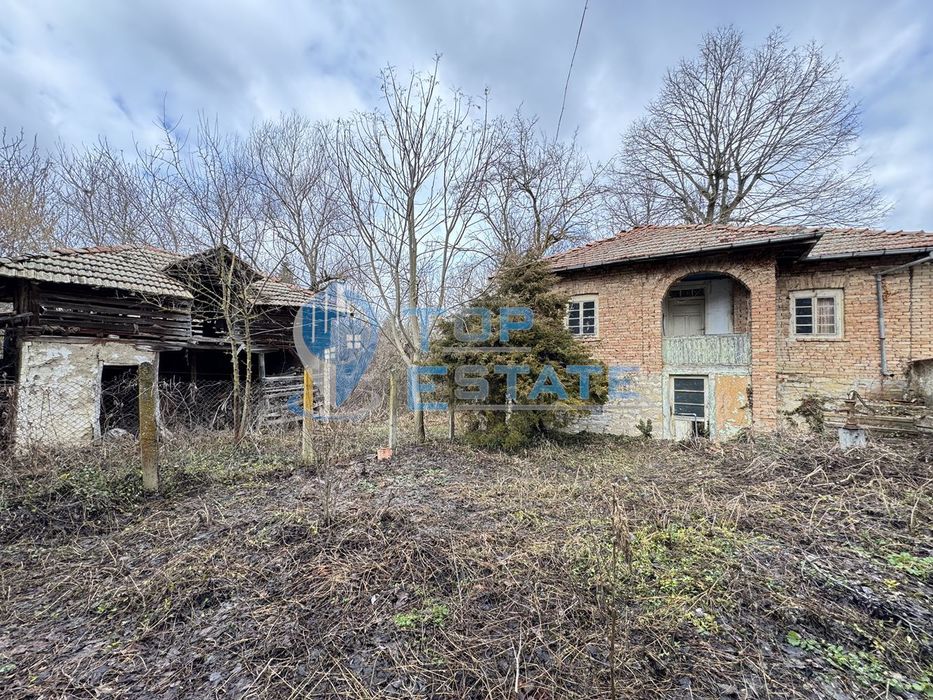 Къща в Велико Търново, област-с.Николаево площ 80 цена Двуетажна къща