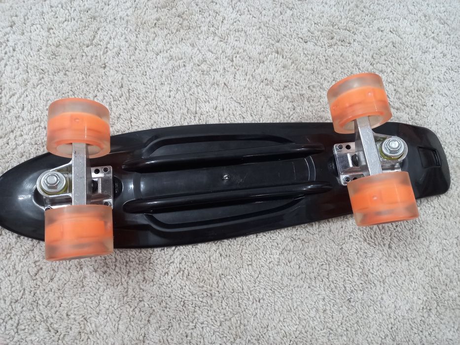 Пенибоард яркий и новый