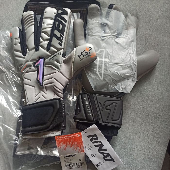 Нови вратарски ръкавици RINAT Kratos Turf 9