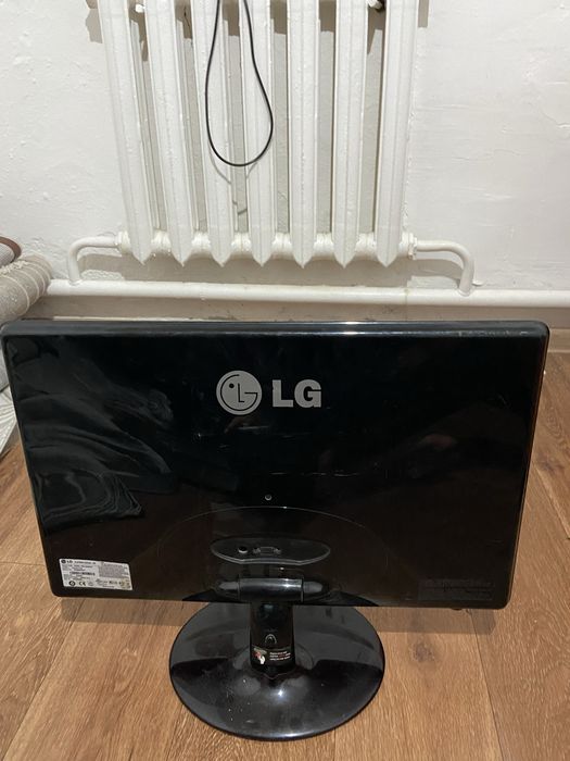 Монитор Lg,Samsung