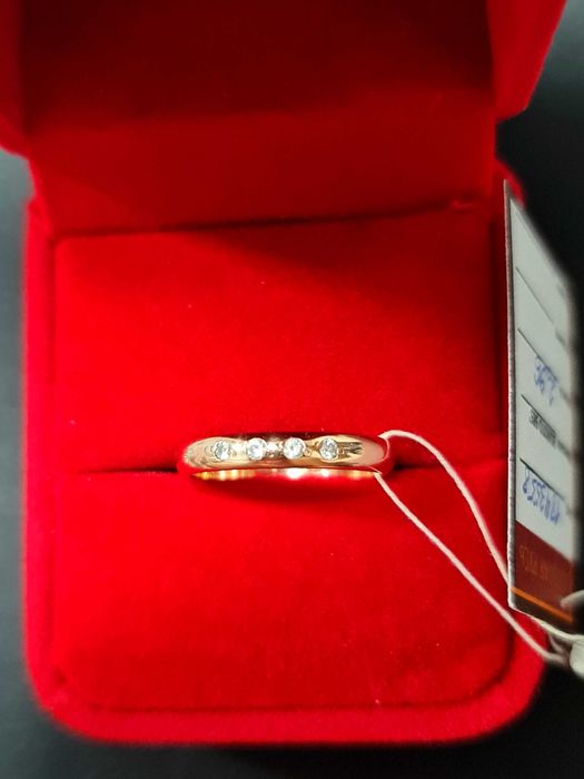 Новое золотое обручальное кольцо 585 пробы