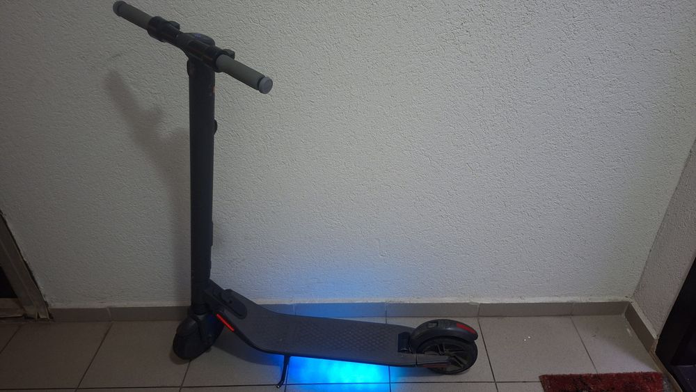 Trotineta Segway Ninebot ES2, defecta