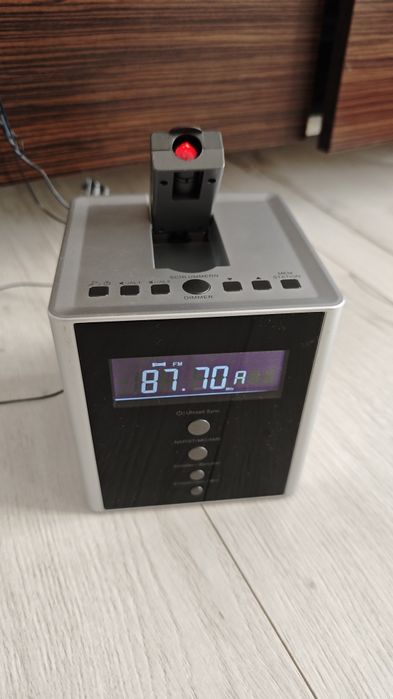 Radio ceas deșteptător Medion cu proiectare oră!